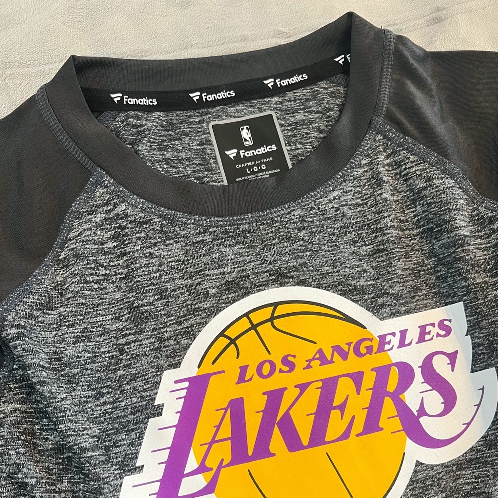NWOT ✨ Lakers NBA T-shirt